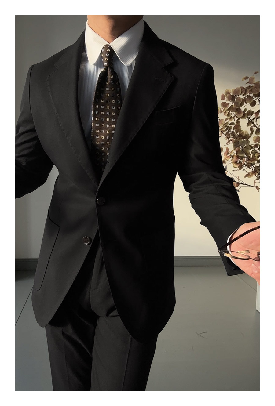 MONSEN Suitory Slim, Easy-Care Black Suit in Wool product image