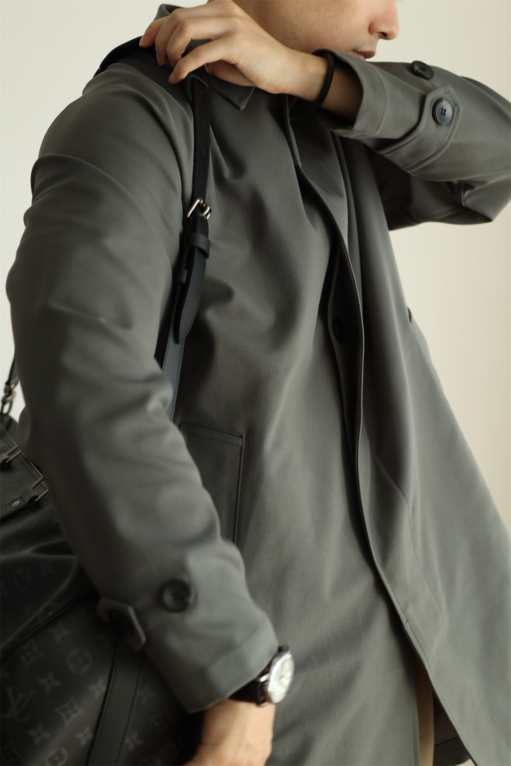 Concealed-Placket Mid-Length Trench Coat