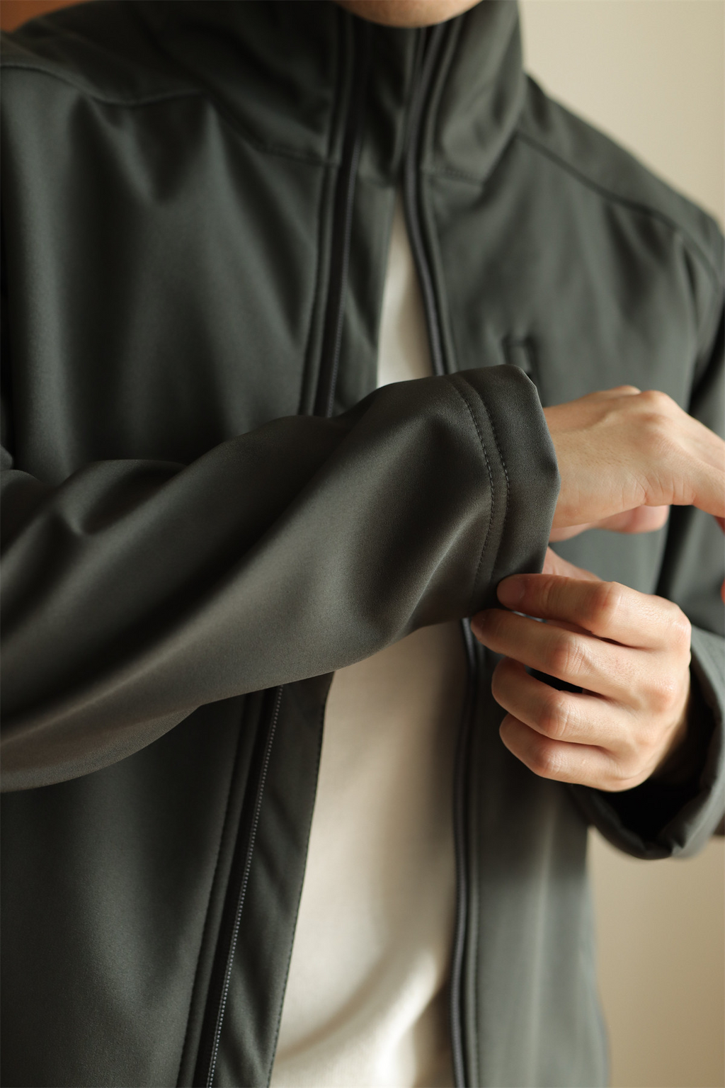 MONSEN Suitory 4-Way Stretch Fleece-Lined Waterproof Windbreaker Jacket product image
