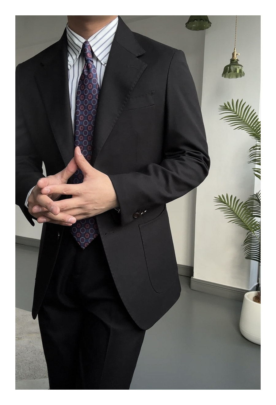 MONSEN Suitory Slim, Easy-Care Black Suit in Wool product image