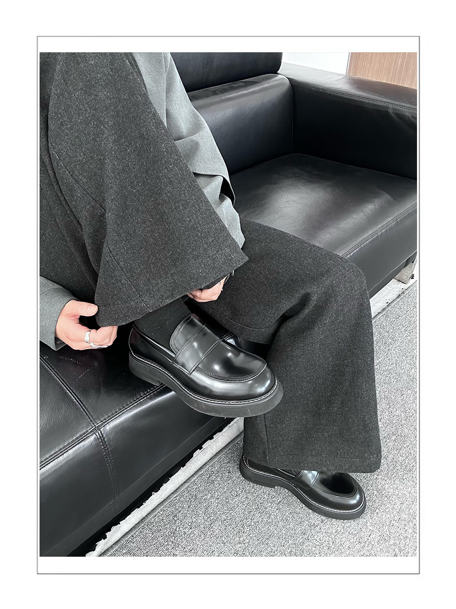 MONSEN Suitory Glossy Cowhide Lift Loafers in Cowhide Leather product image