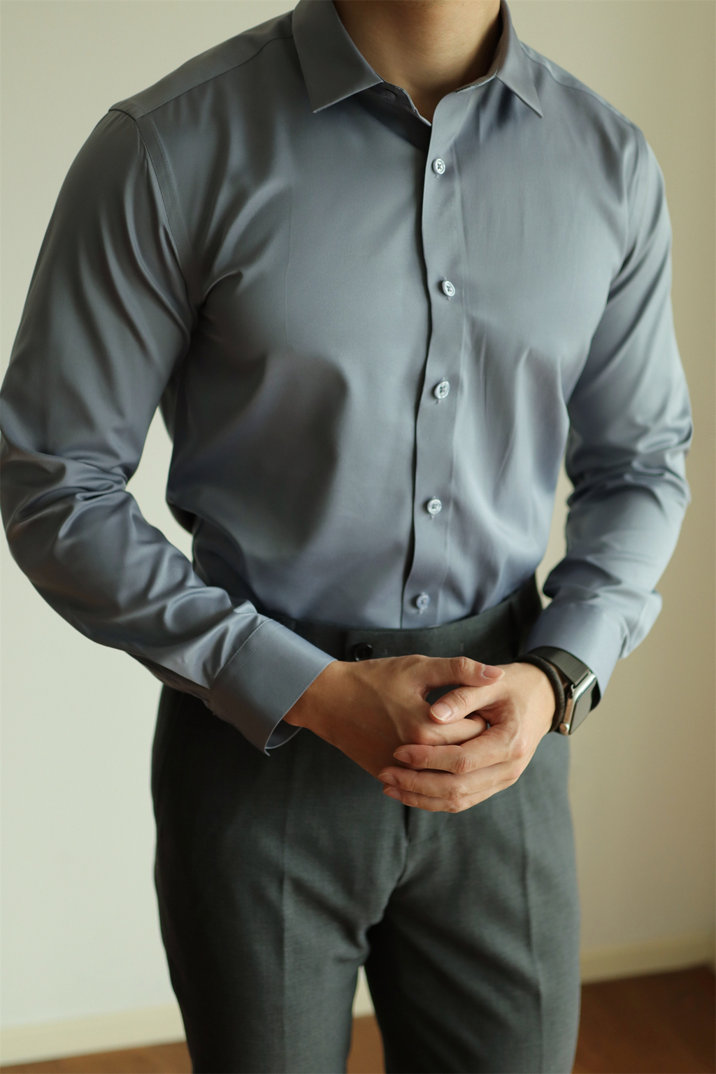 MONSEN Suitory Non-Iron Silky Stretch Dress Shirt in Silk Blend product image