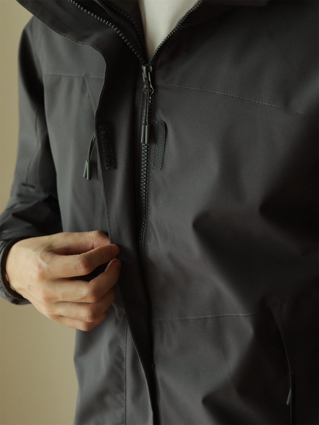 MONSEN Suitory Windproof Hard-Shell Jacket in Performance Blend product image