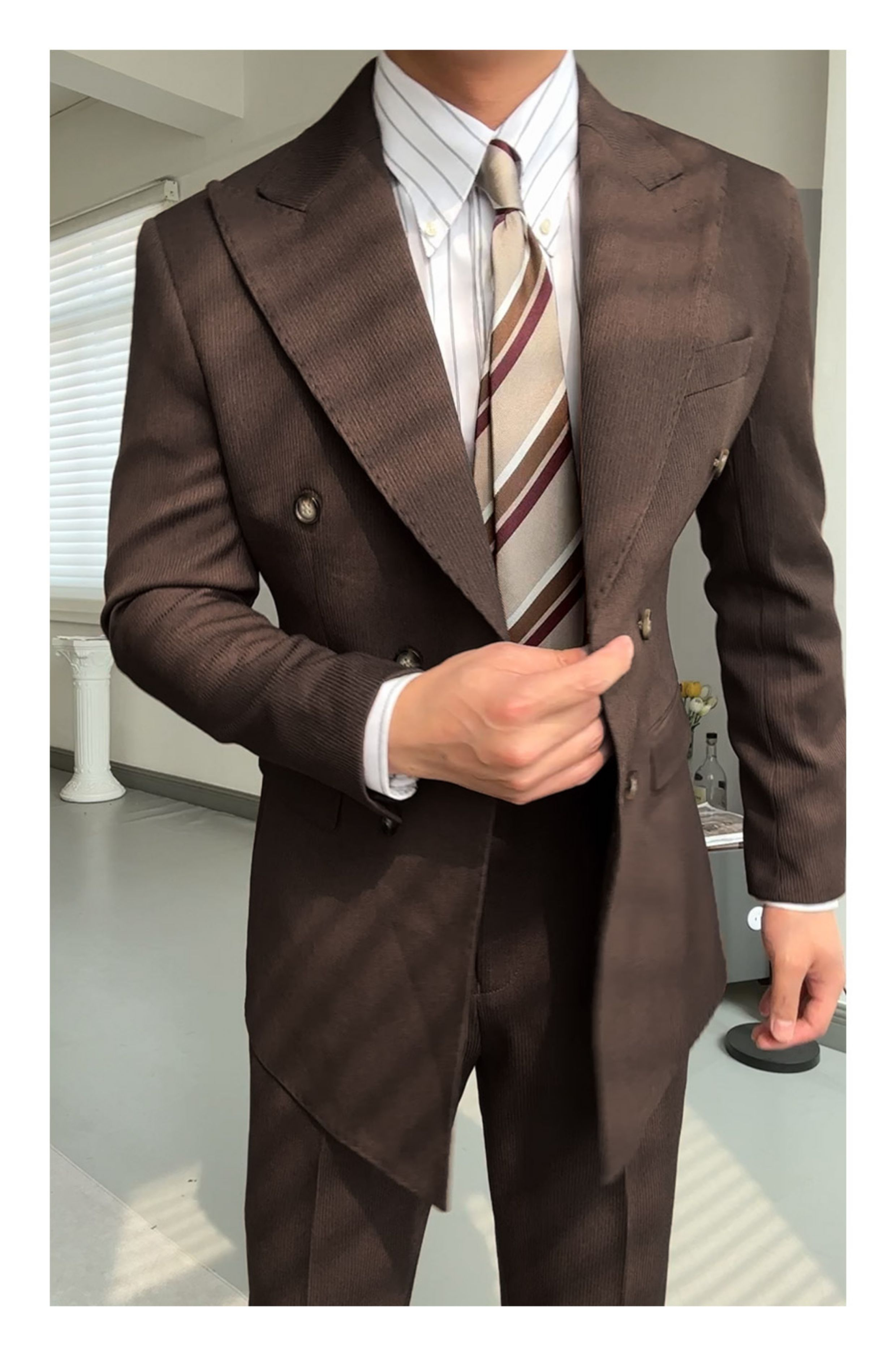 MONSEN Suitory Double-Breasted Peak-Lapel Suit in Performance Blend product image