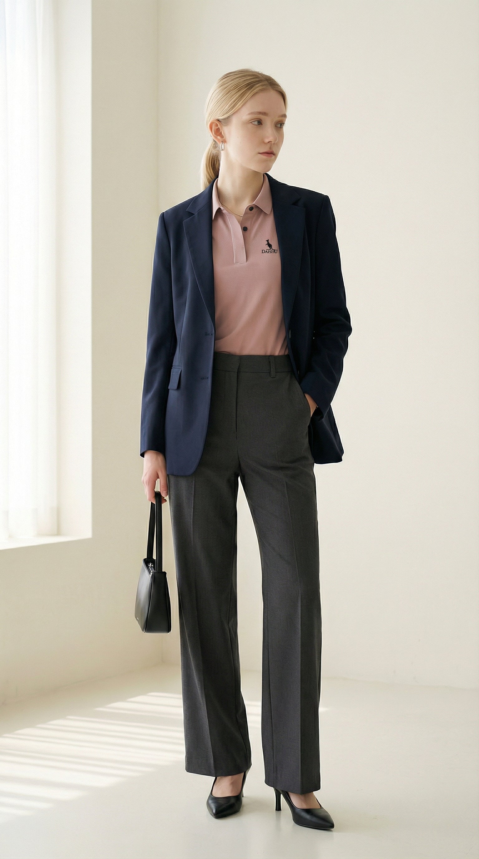 MONSEN Suitory Ice-Silk Seamless Short-Sleeve Polo in Silk Blend product image