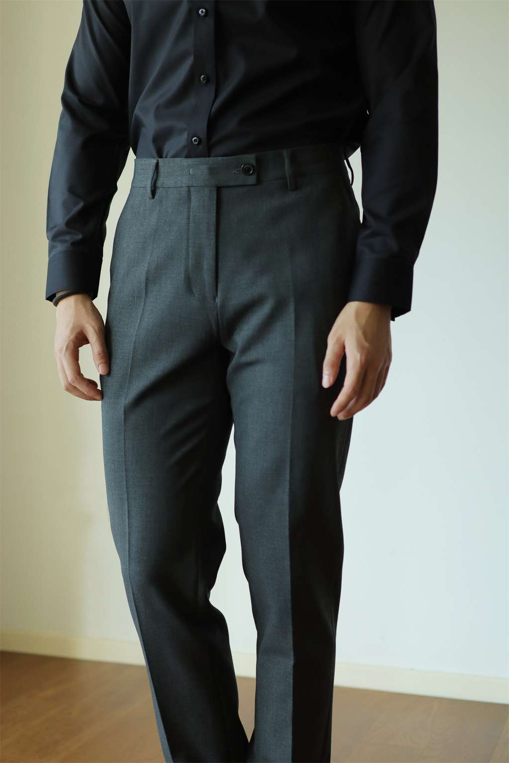 MONSEN Suitory Slim Stretch Wrinkle-Free Trousers in Performance Blend product image