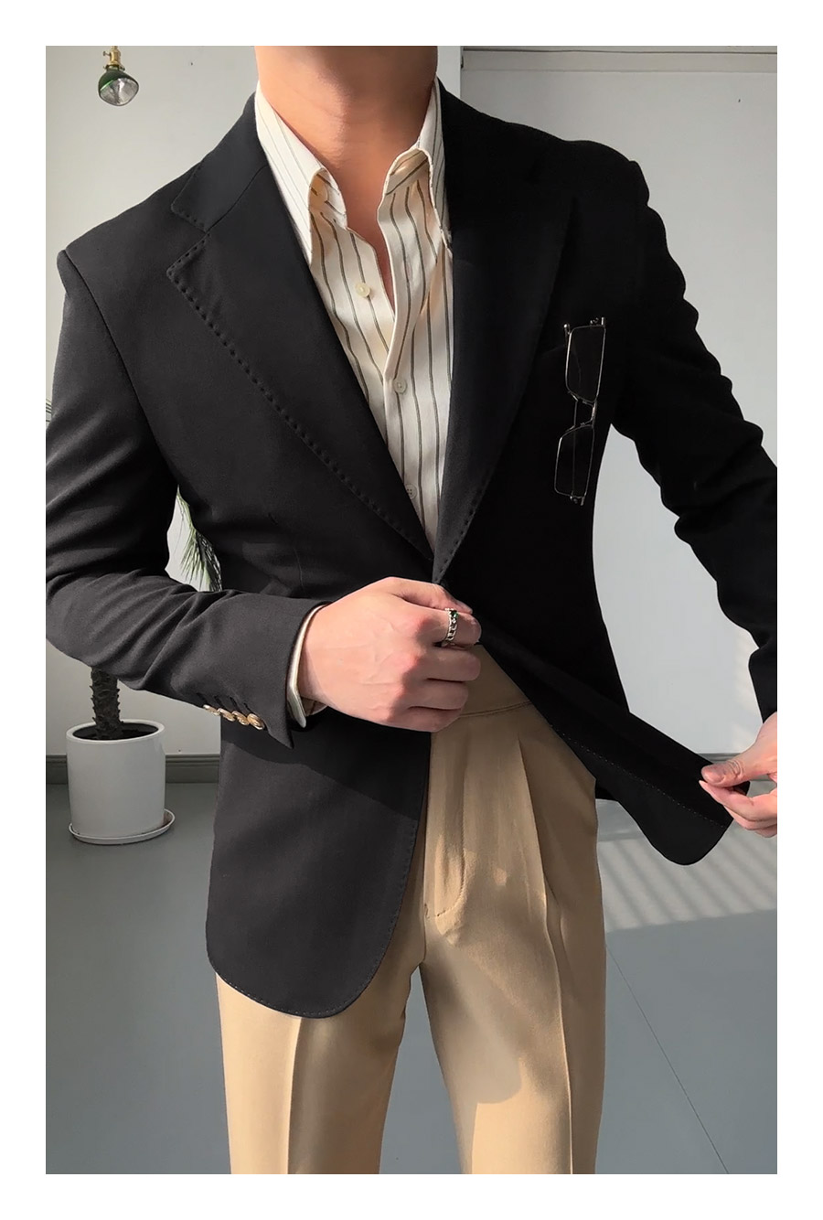 MONSEN Suitory Neapolitan Slim Single-Breasted Suit Jacket in Performance Blend product image
