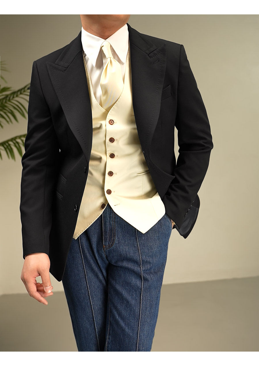 MONSEN Suitory Non-Iron Two-Button Blazer in Performance Blend product image