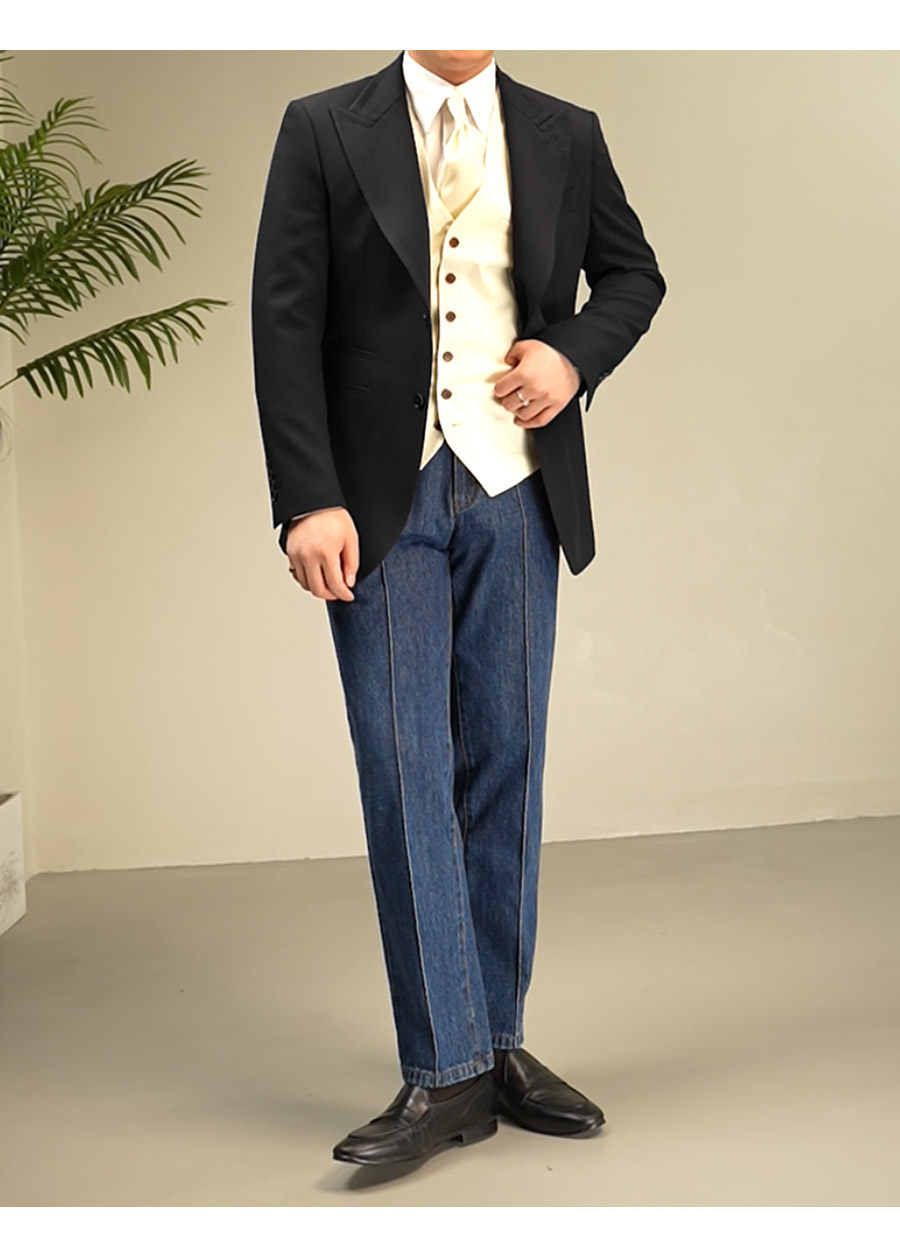 MONSEN Suitory Non-Iron Two-Button Blazer in Performance Blend product image
