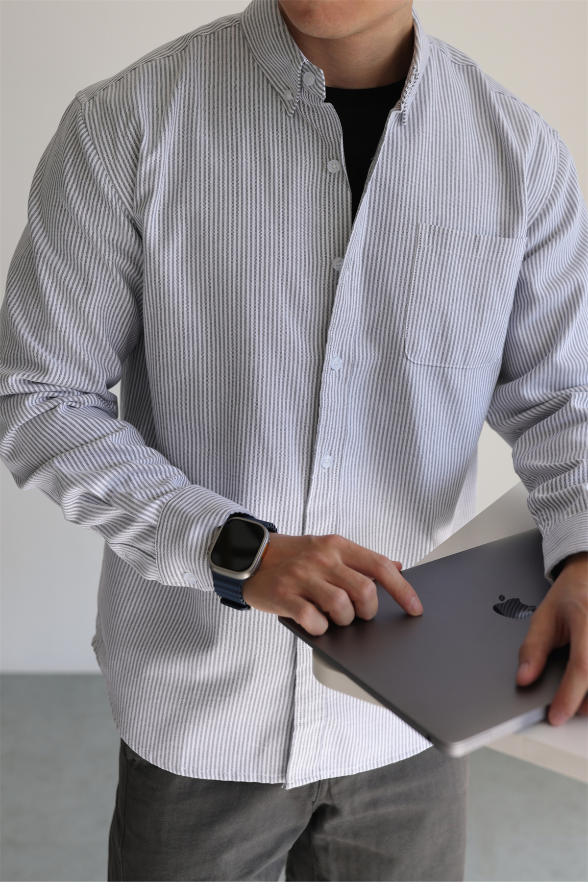 MONSEN Suitory Wrinkle-Resistant Oxford Stripe Shirt in Cotton product image
