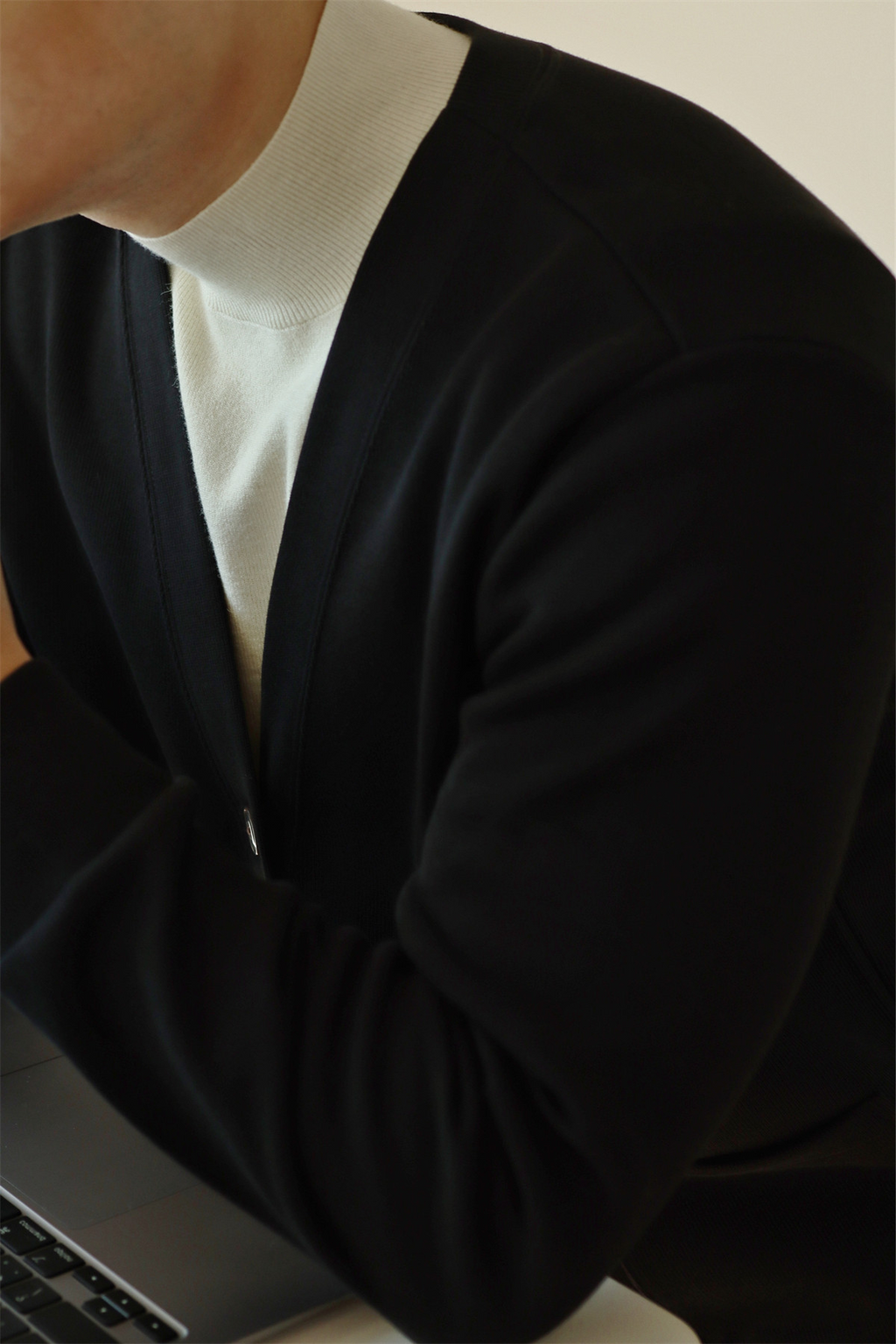 MONSEN Suitory Air-Layer Cotton Knit Cardigan product image
