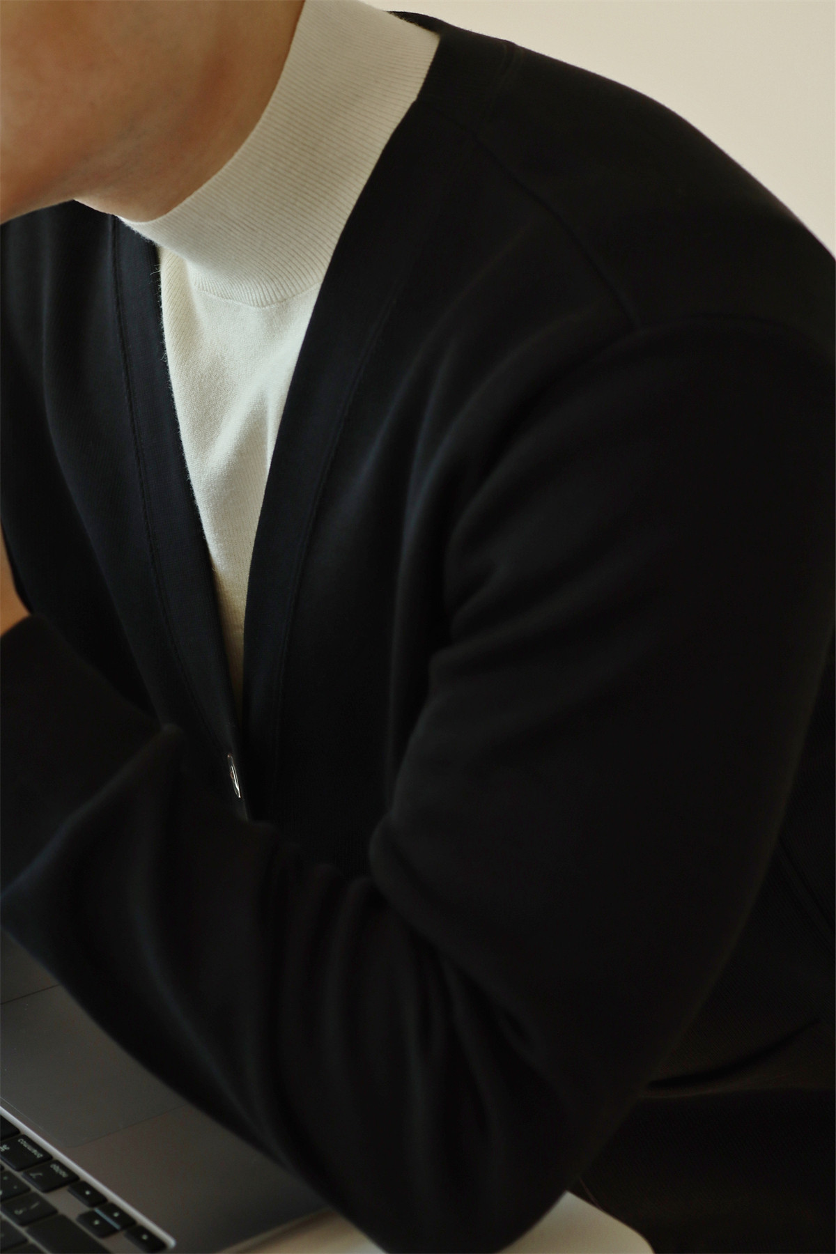 MONSEN Suitory Air-Layer Cotton Knit Cardigan product image