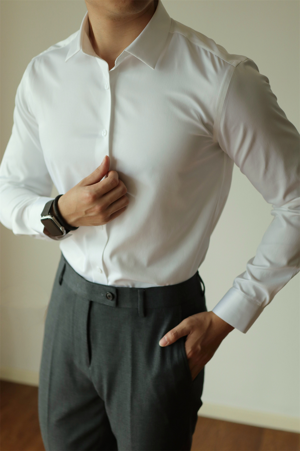 MONSEN Suitory Non-Iron Silky Stretch Dress Shirt in Silk Blend product image