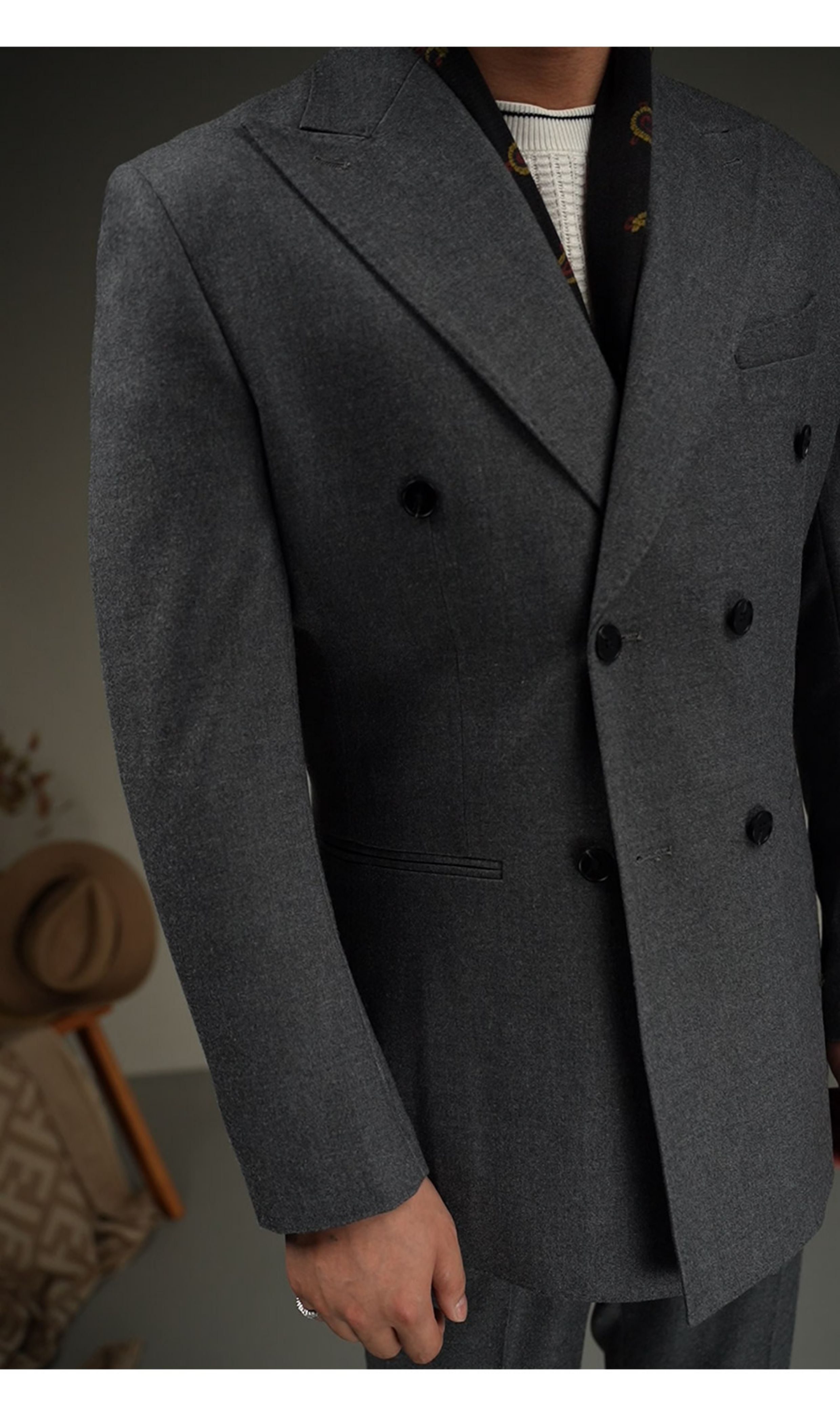 MONSEN Suitory Double-Breasted Peak-Lapel Suit in Performance Blend product image