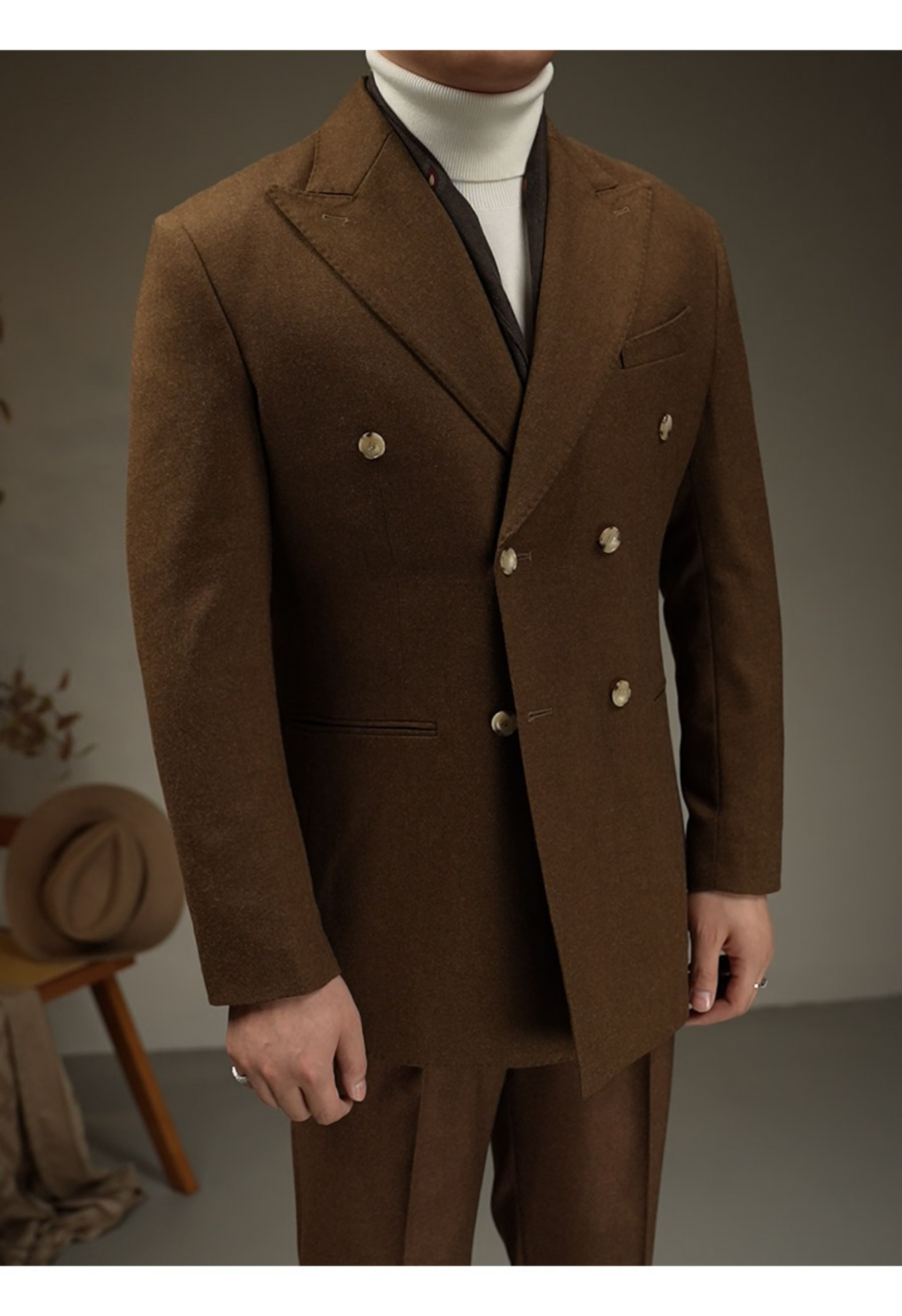 MONSEN Suitory Double-Breasted Peak-Lapel Suit in Performance Blend product image