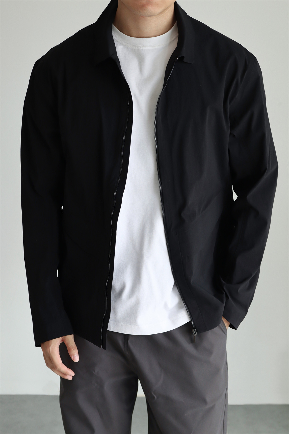 MONSEN Suitory Traveler Lightweight Seam-Sealed Jacket product image