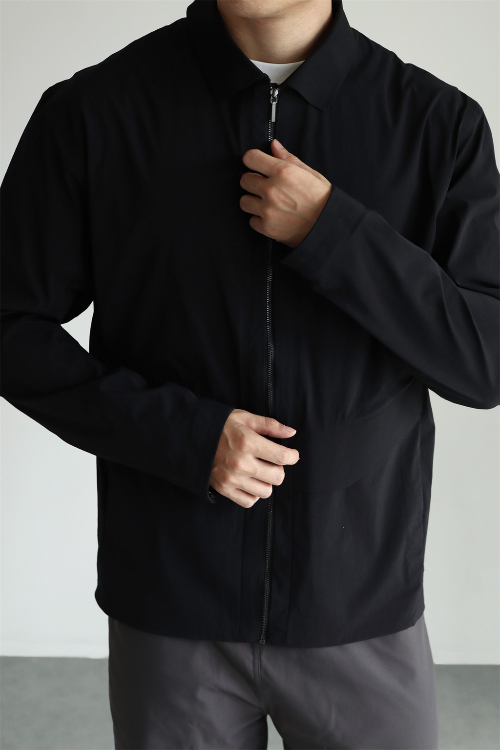 MONSEN Suitory Traveler Lightweight Seam-Sealed Jacket product image