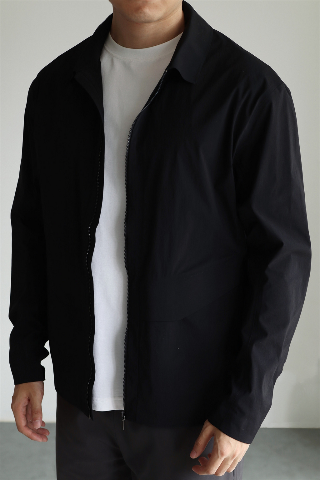 MONSEN Suitory Traveler Lightweight Seam-Sealed Jacket product image
