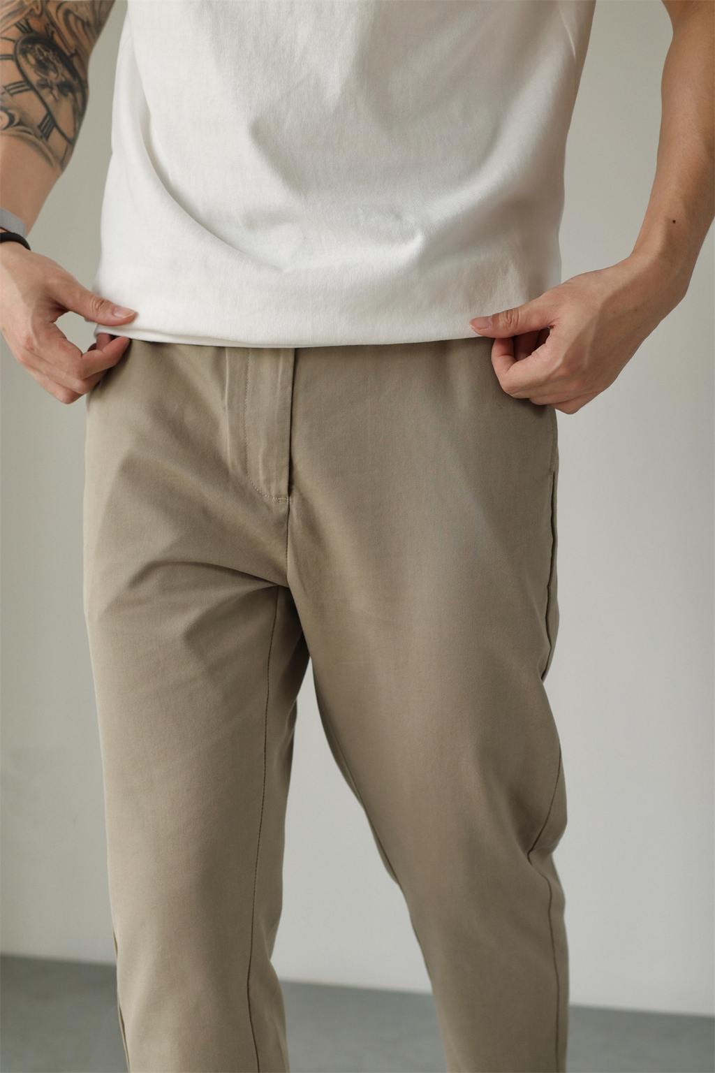 MONSEN Suitory Tencel Straight-Leg Cropped Trousers product image