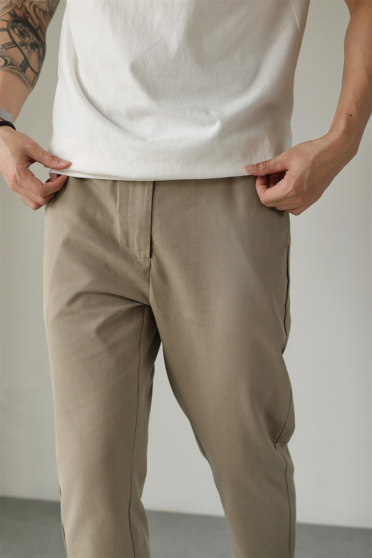 MONSEN Suitory Tencel Straight-Leg Cropped Trousers product image
