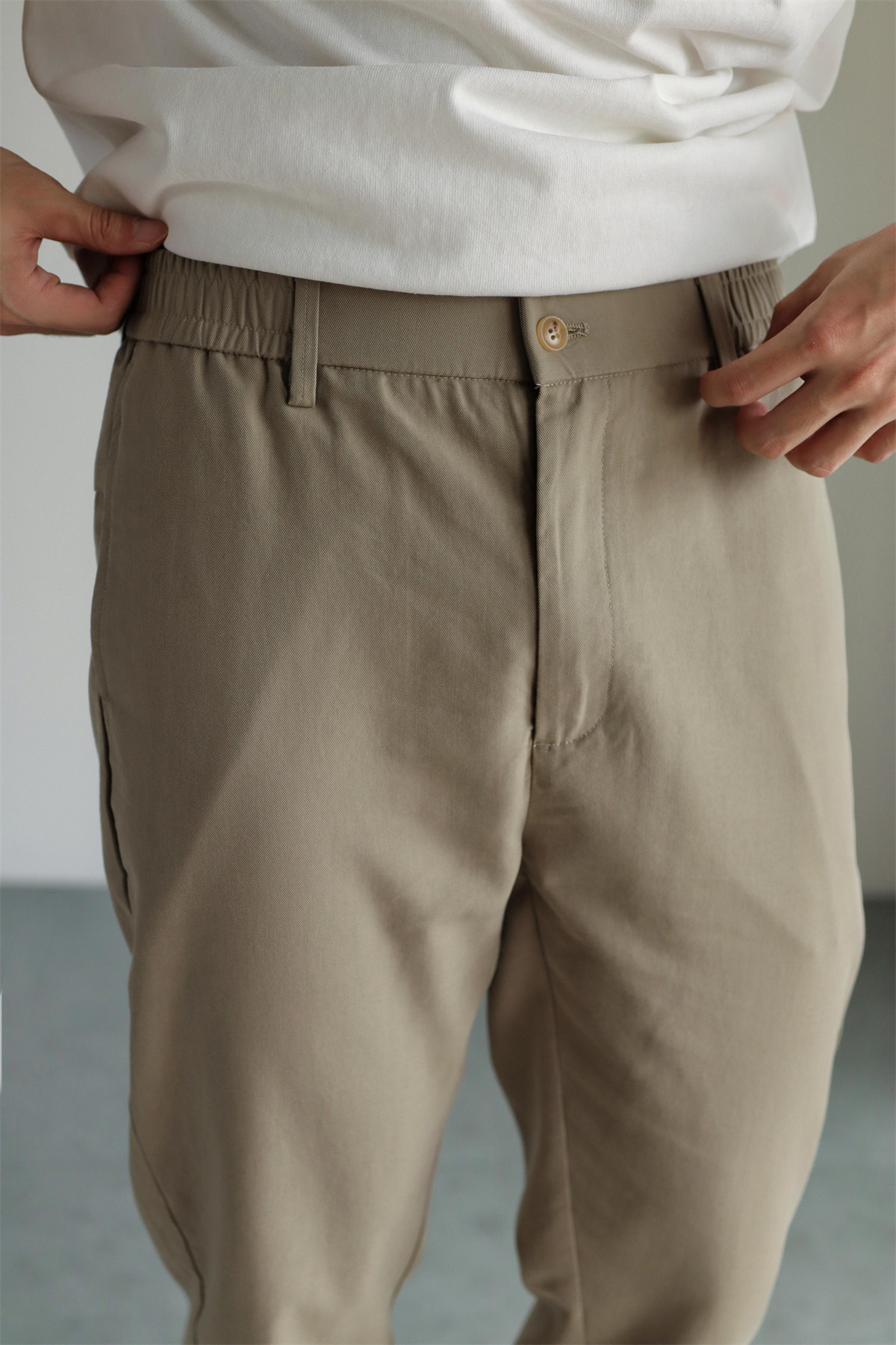 MONSEN Suitory Tencel Straight-Leg Cropped Trousers product image