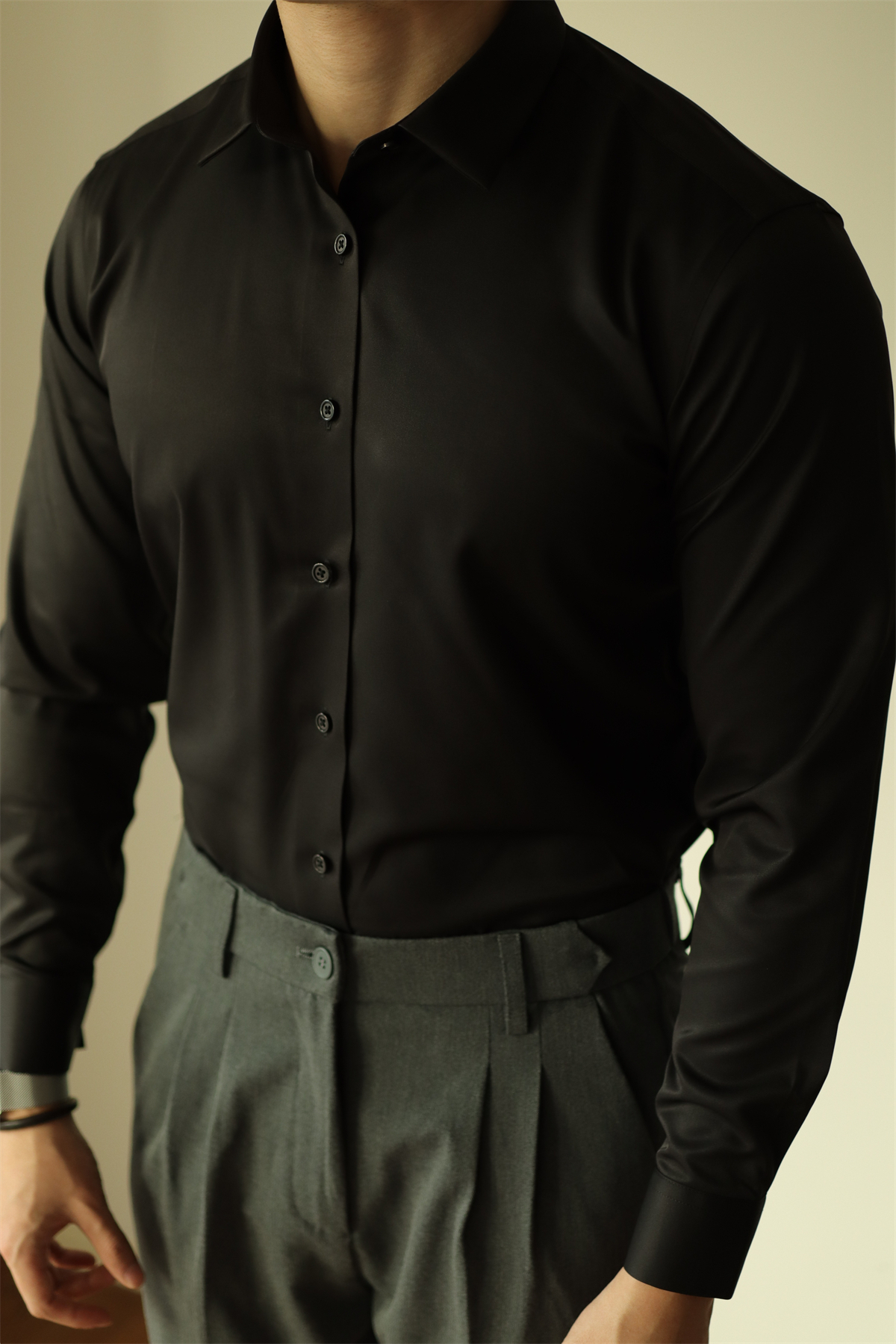 MONSEN Suitory Non-Iron Silky Stretch Dress Shirt in Silk Blend product image