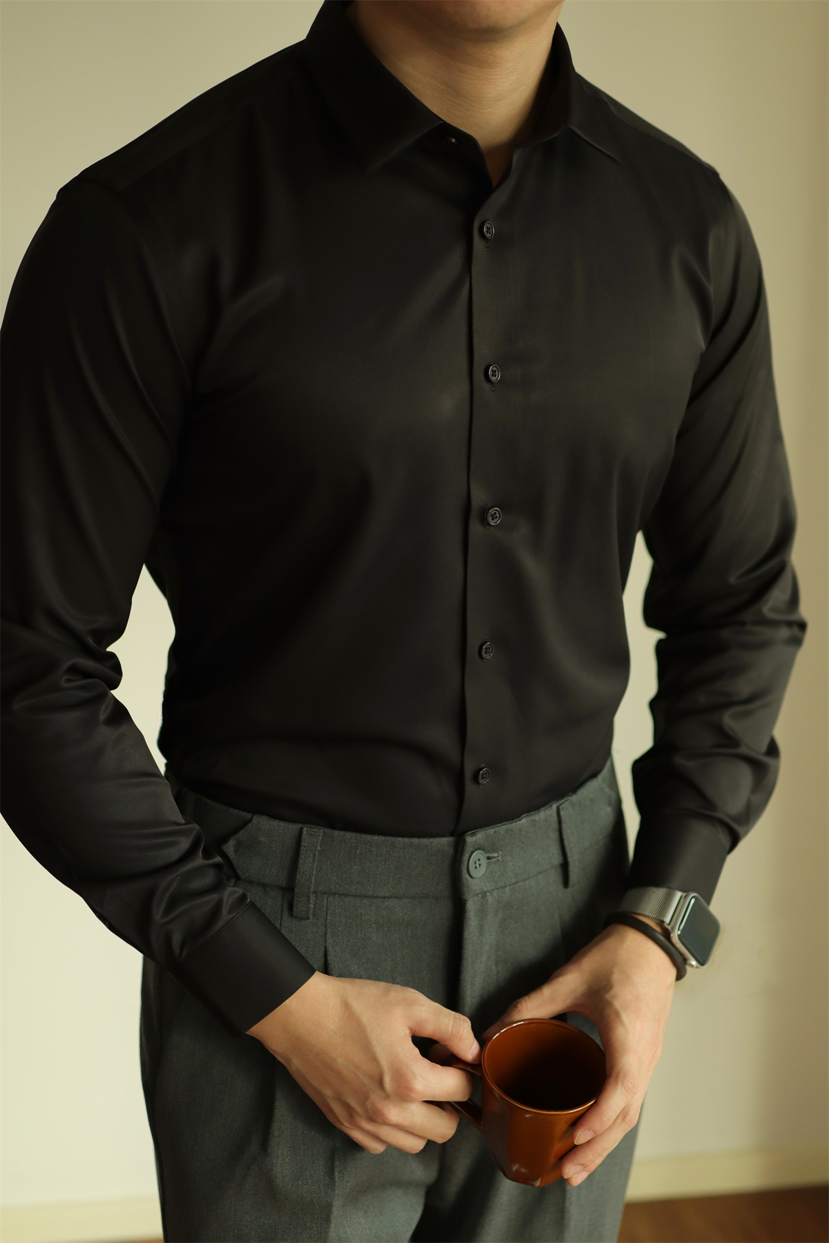 MONSEN Suitory Non-Iron Silky Stretch Dress Shirt in Silk Blend product image
