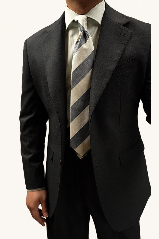 MONSEN Suitory Double-Breasted Peak Lapel Suit Set in Wool product image