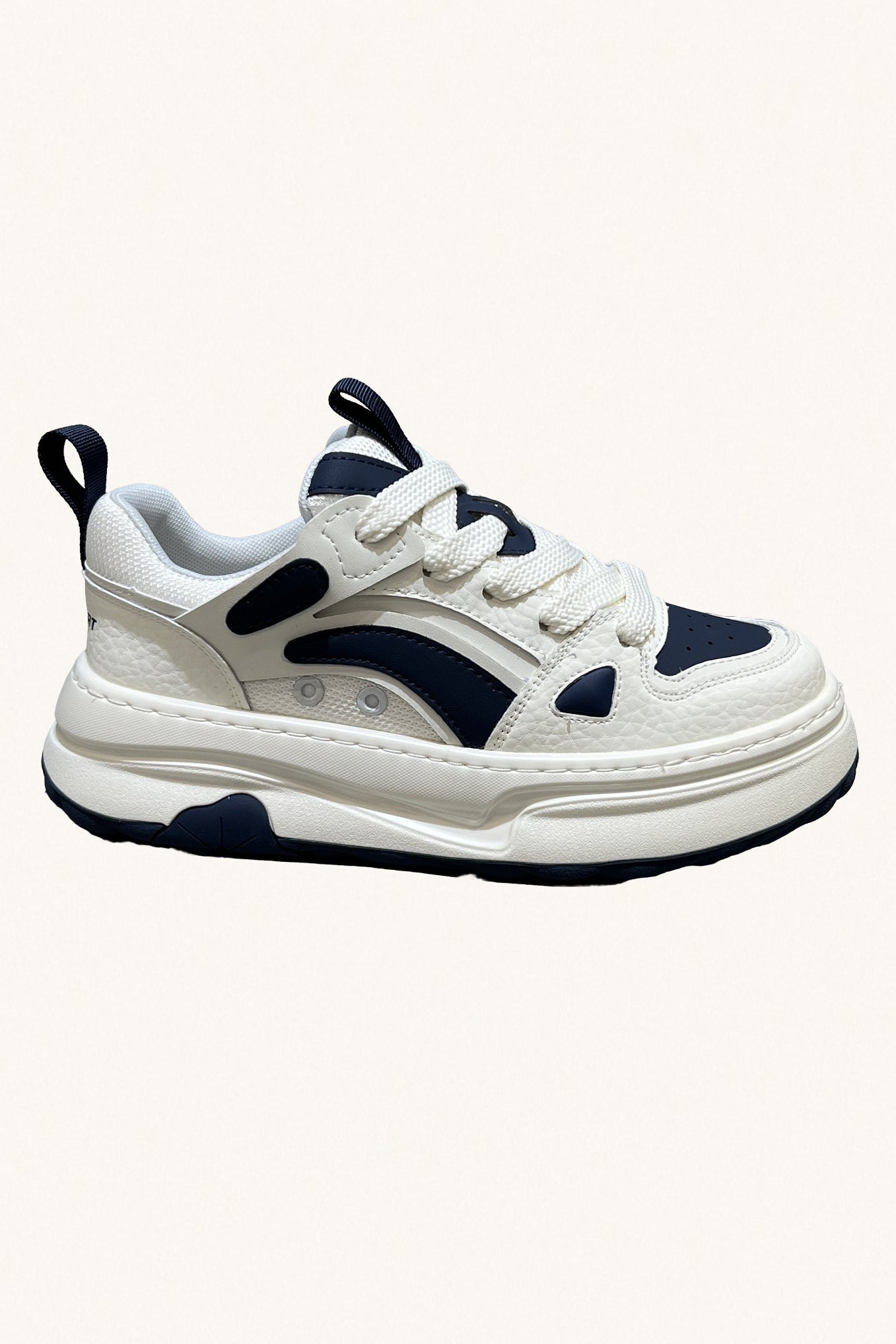 MONSEN Suitory White Low-Top Court Sneakers in Leather product image