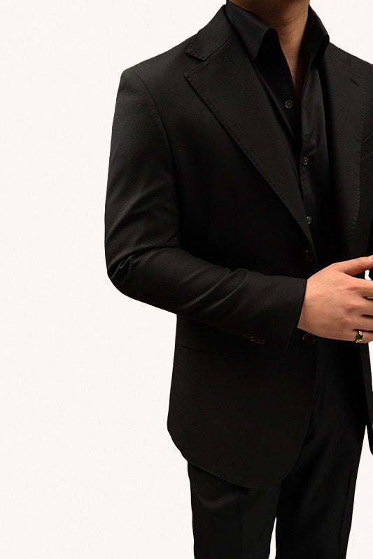 MONSEN Suitory Double-Breasted Peak Lapel Suit Set in Wool product image